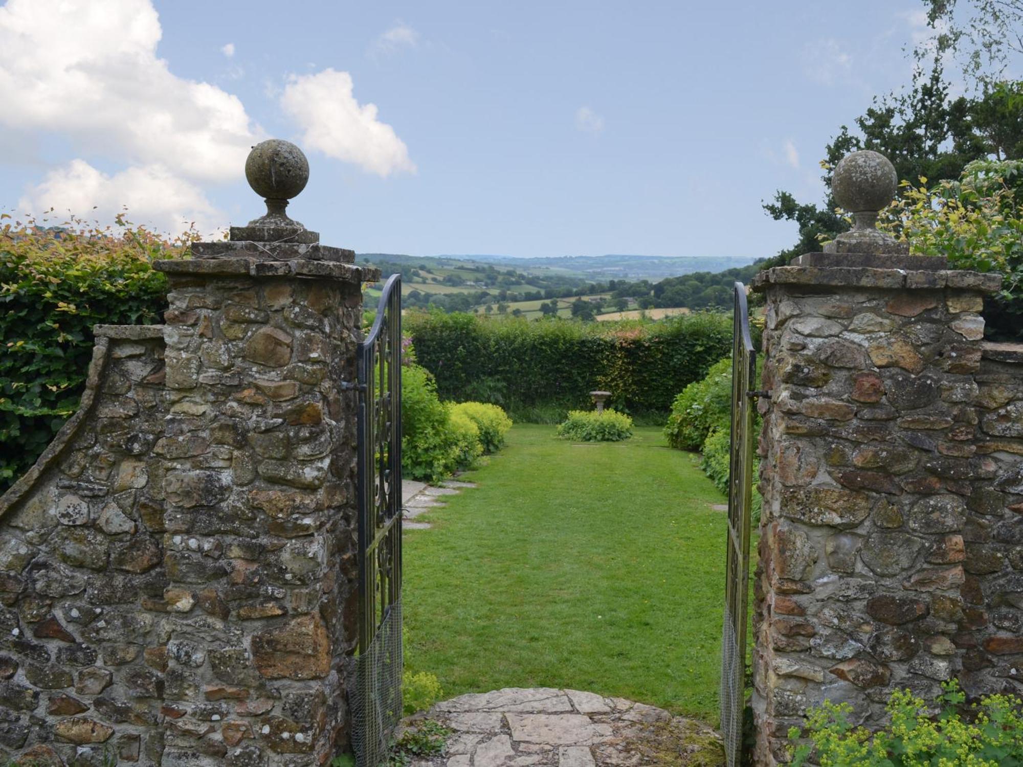 Gardeners Rest Villa Hawley Bottom Bagian luar foto